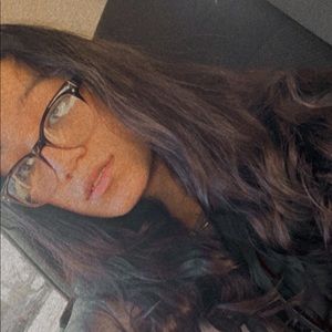 Meet your Posher, Cecilia